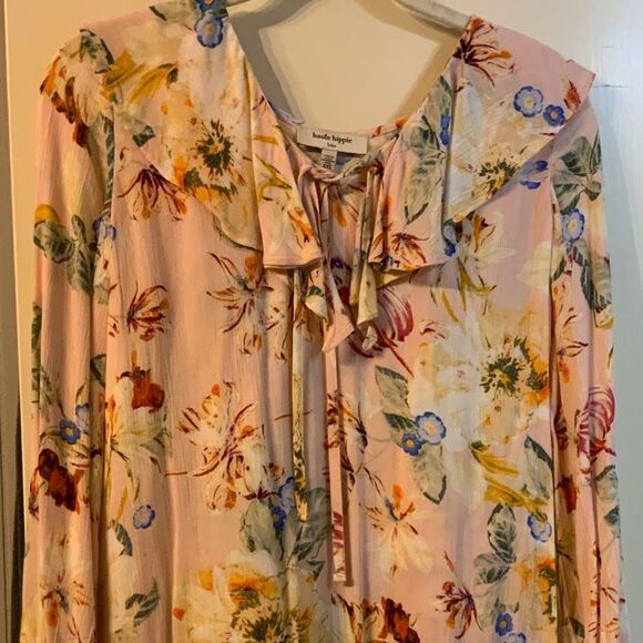 Haute Hippie Sz XXS Feminine flowy blouse. Ruffles front and back 100% viscoses. - Picture 1 of 6